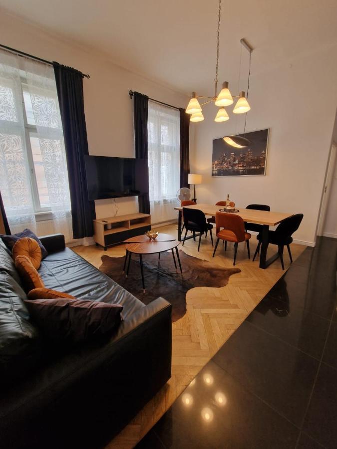 Golden Pearl - Main Square, 100 Sqm, 4 Rooms Krakow Ngoại thất bức ảnh