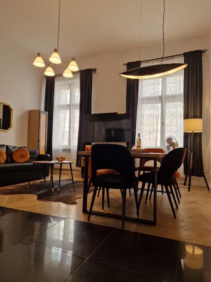Golden Pearl - Main Square, 100 Sqm, 4 Rooms Krakow Ngoại thất bức ảnh
